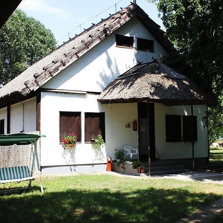 Patkos Motel Tiszafüred Екстериор снимка