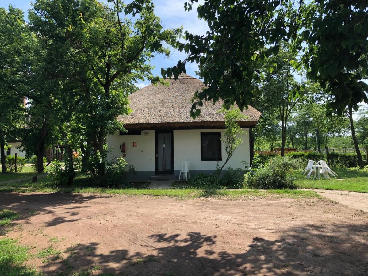 Patkos Motel Tiszafüred Екстериор снимка