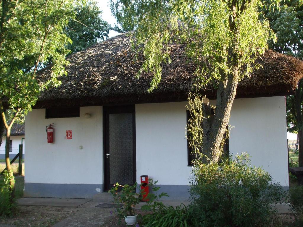 Patkos Motel Tiszafüred Екстериор снимка