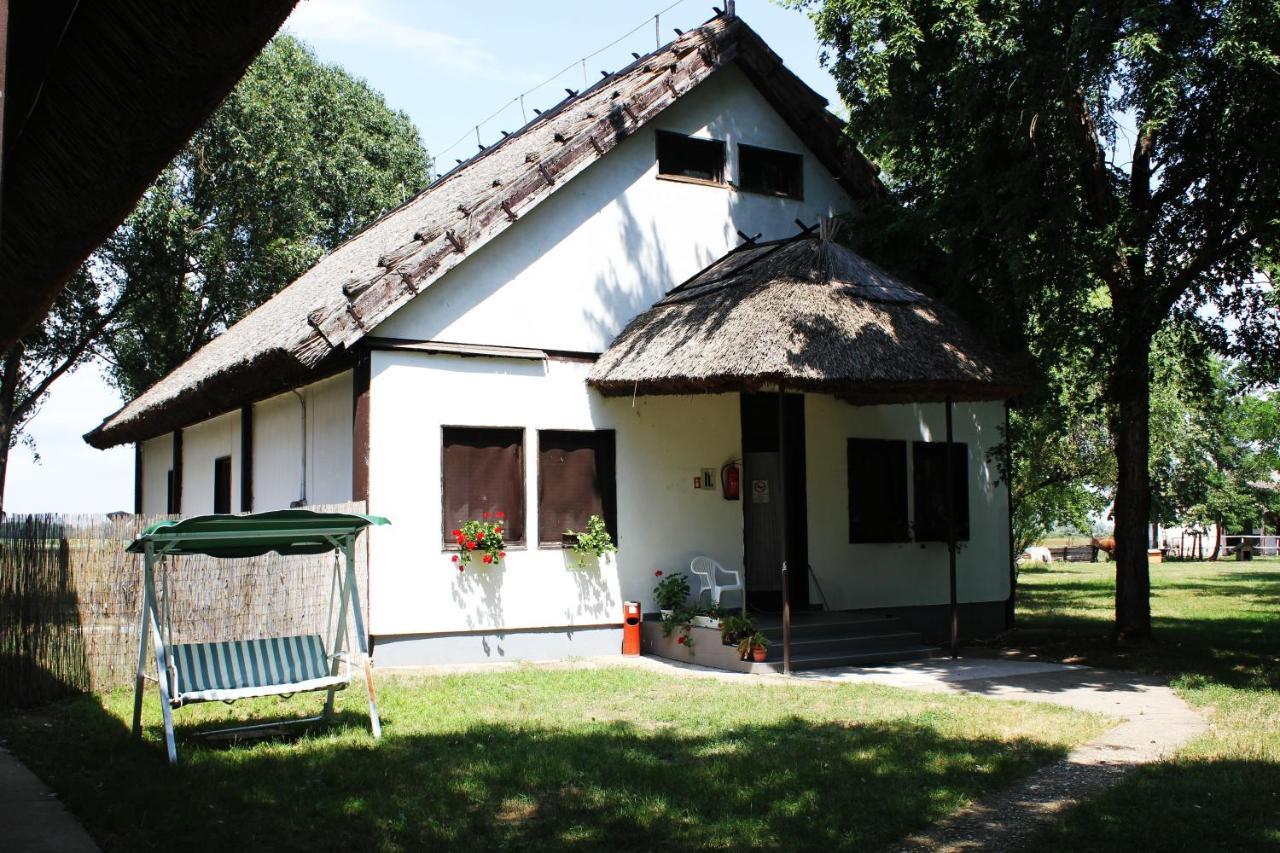 Patkos Motel Tiszafüred Екстериор снимка
