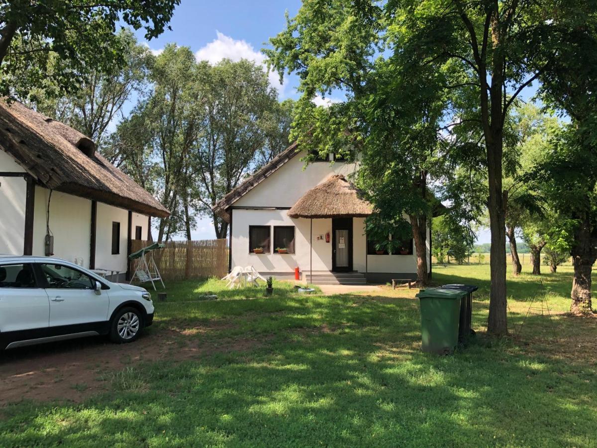 Patkos Motel Tiszafüred Екстериор снимка